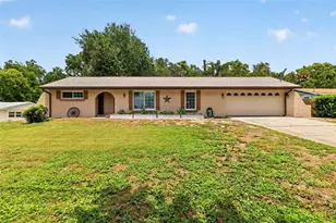 1915 Spring Lake Rd, Fruitland Park, FL 34731 - Photo 4