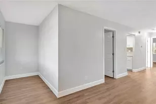 5900 22nd Ave N, Saint Petersburg, FL 33710 - Photo 4
