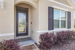 35830 Ellsworth Pl, Zephyrhills, FL 33541 - Photo 4