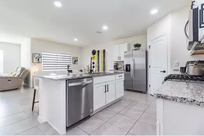 35830 Ellsworth Place, Zephyrhills, FL 33541 - Photo 16