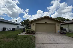 7800 Fairlawn Dr, Hudson, FL 34667 - Photo 2
