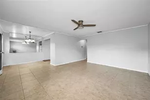 11905 Bayonet Ln, New Port Richey, FL 34654 - Photo 4
