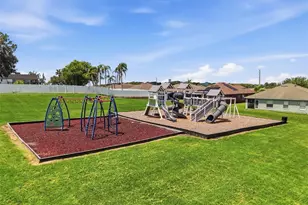 7848 Merchantville Cir, Zephyrhills, FL 33540 - Photo 24