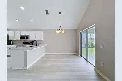 7848 Merchantville Cir, Zephyrhills, FL 33540 - Photo 8