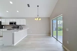 7848 Merchantville Cir, Zephyrhills, FL 33540 - Photo 8