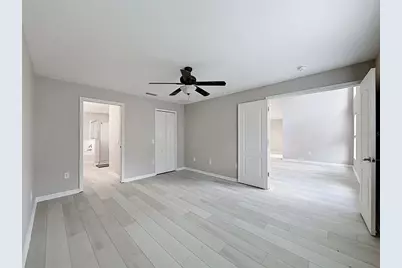 7848 Merchantville Cir, Zephyrhills, FL 33540 - Photo 12
