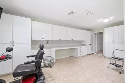 9116 Lakeview Drive, New Port Richey, FL 34654 - Photo 36