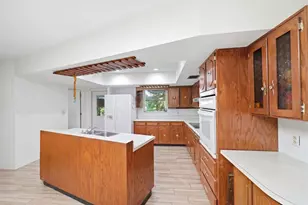 9116 Lakeview Dr, New Port Richey, FL 34654 - Photo 16