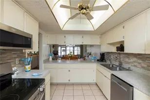 7614 Radcliffe Cir, Port Richey, FL 34668 - Photo 8