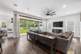 19520 Hayden Lake Ct, Land O Lakes, FL 34638 - Photo 18