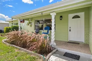 9812 51st Ave N, Saint Petersburg, FL 33708 - Photo 2