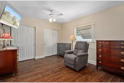 9812 51st Avenue N, Saint Petersburg, FL 33708 - Photo 18