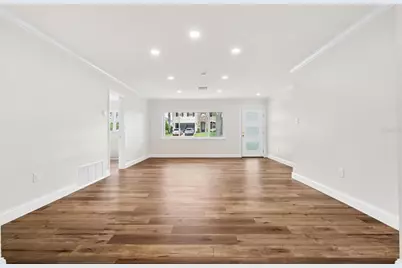 723 W Bayshore Drive, Tarpon Springs, FL 34689 - Photo 8