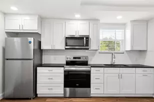 723 W Bayshore Dr, Tarpon Springs, FL 34689 - Photo 46