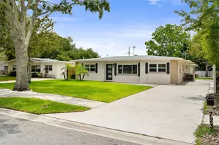 723 W Bayshore Dr, Tarpon Springs, FL 34689 - Photo 2