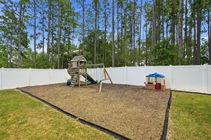 4743 Jumper Loop, Spring Hill, FL 34609 - Photo 16