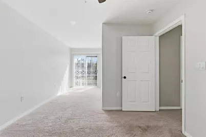 9646 Lake Chase Island Way #9646, Tampa, FL 33626 - Photo 10