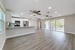 307 87th Ave NE, Saint Petersburg, FL 33702 - Photo 2