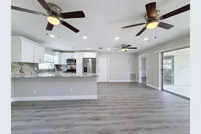 307 87th Avenue NE, Saint Petersburg, FL 33702 - Photo 6