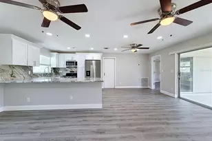 307 87th Ave NE, Saint Petersburg, FL 33702 - Photo 6