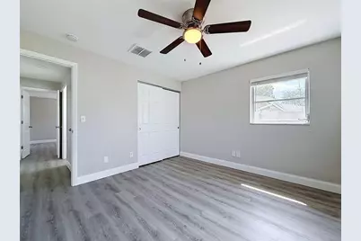 307 87th Avenue NE, Saint Petersburg, FL 33702 - Photo 14