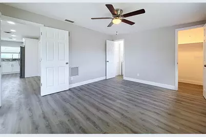 307 87th Avenue NE, Saint Petersburg, FL 33702 - Photo 10