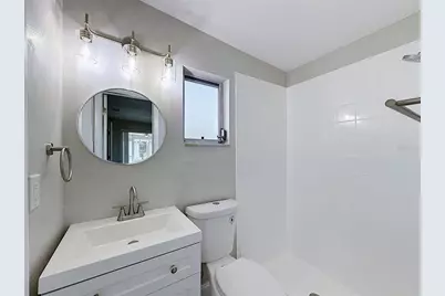 307 87th Avenue NE, Saint Petersburg, FL 33702 - Photo 12