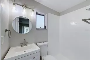 307 87th Ave NE, Saint Petersburg, FL 33702 - Photo 14