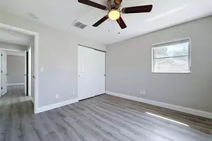 307 87th Ave NE, Saint Petersburg, FL 33702 - Photo 16