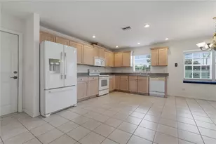 13222 Drysdale St, Spring Hill, FL 34609 - Photo 10