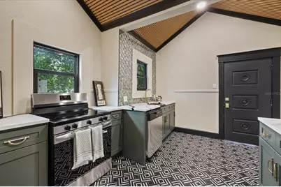 1618 12th Street S, Saint Petersburg, FL 33705 - Photo 14