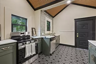 1618 12th St S, Saint Petersburg, FL 33705 - Photo 14