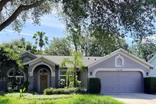 1808 Powder Ridge Dr, Valrico, FL 33594 - Photo 2