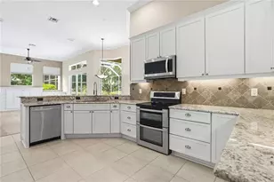9276 Lake Cypress Loop, Weeki Wachee, FL 34613 - Photo 8