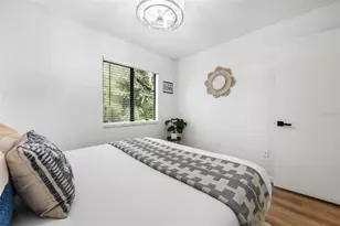 2911 Woodpine Ct, Sarasota, FL 34231 - Photo 40