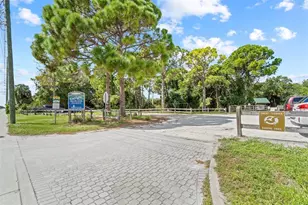 2911 Woodpine Ct, Sarasota, FL 34231 - Photo 54