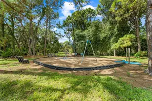 2911 Woodpine Ct, Sarasota, FL 34231 - Photo 56