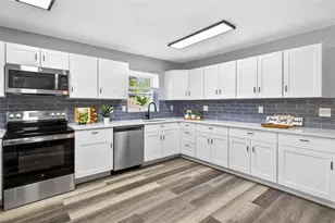 6965 21st St N, Saint Petersburg, FL 33702 - Photo 8