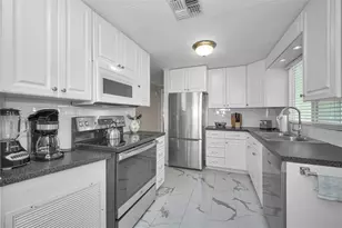 2127 Kona Dr, Holiday, FL 34691 - Photo 14
