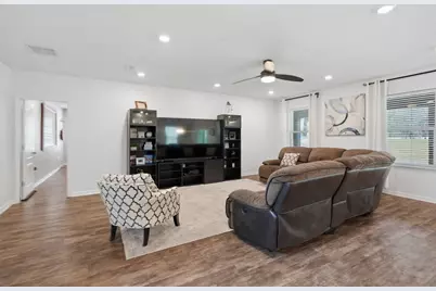 9025 Mazette Road, Weeki Wachee, FL 34613 - Photo 10