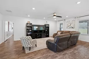 9025 Mazette Rd, Weeki Wachee, FL 34613 - Photo 10