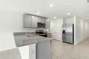 13322 Golden Lime Ave, Spring Hill, FL 34609 - Photo 4