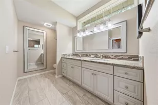 11109 Golden Eagle Ave, Weeki Wachee, FL 34613 - Photo 10