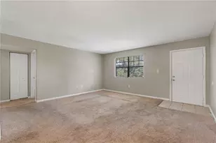 204 Pine Tulip Ct, Tampa, FL 33612 - Photo 4