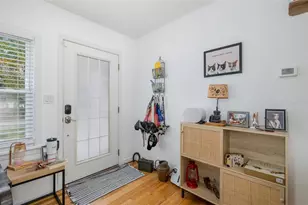 1005 15th St N, Saint Petersburg, FL 33705 - Photo 4