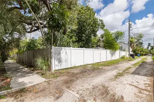 1005 15th St N, Saint Petersburg, FL 33705 - Photo 32