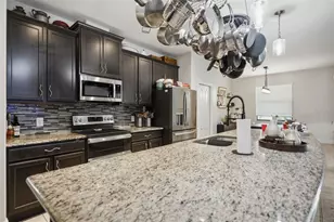 652 Tierra Dr, Spring Hill, FL 34609 - Photo 6