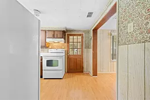 8511 Hillcrest Dr, Brooksville, FL 34601 - Photo 12