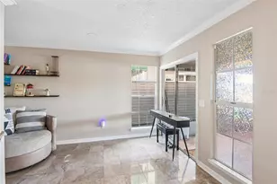 6910 Lake Pl Ct, Tampa, FL 33634 - Photo 10