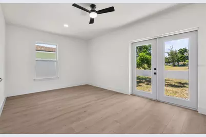 1801 Lakewood Drive S, Saint Petersburg, FL 33714 - Photo 18